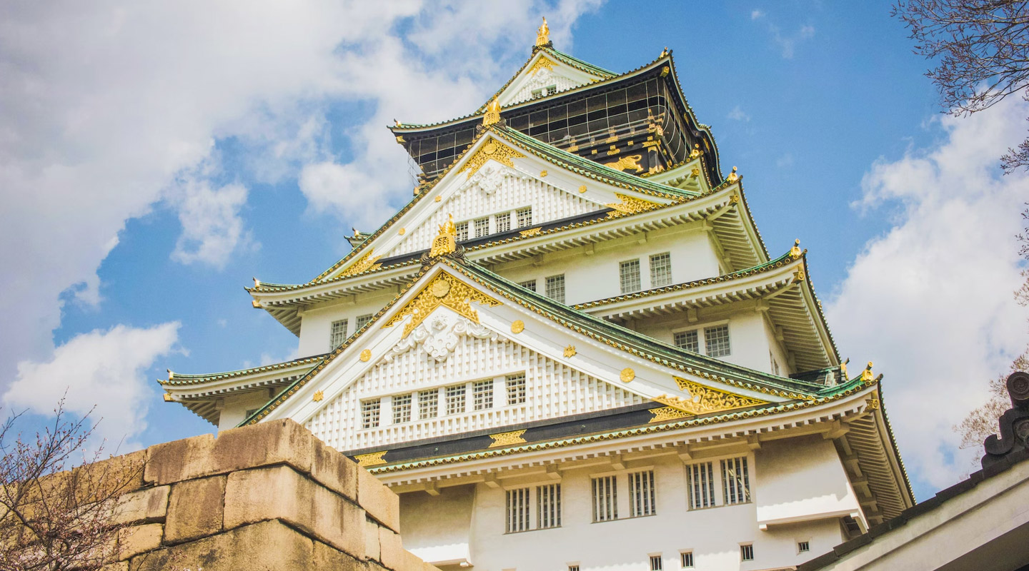 Osaka Castle (大阪城, Ōsakajō)