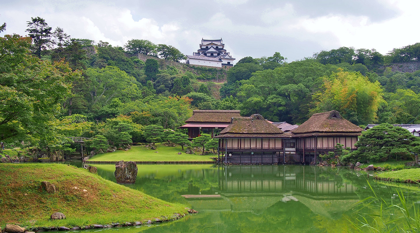 Genkyu-en Garden: Day Trip to Hikone from Osaka